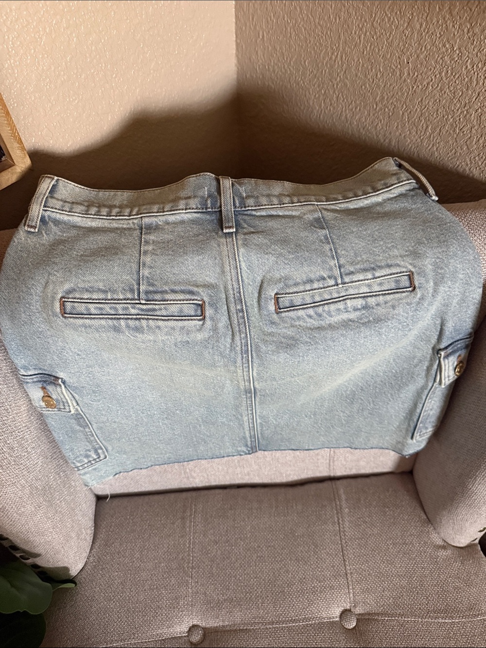 Express Light Blue Denim Cargo Mini Skirt - Picture 2 of 3